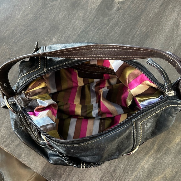 Danier Black Leather Shoulder Bag - Picture 5 of 5